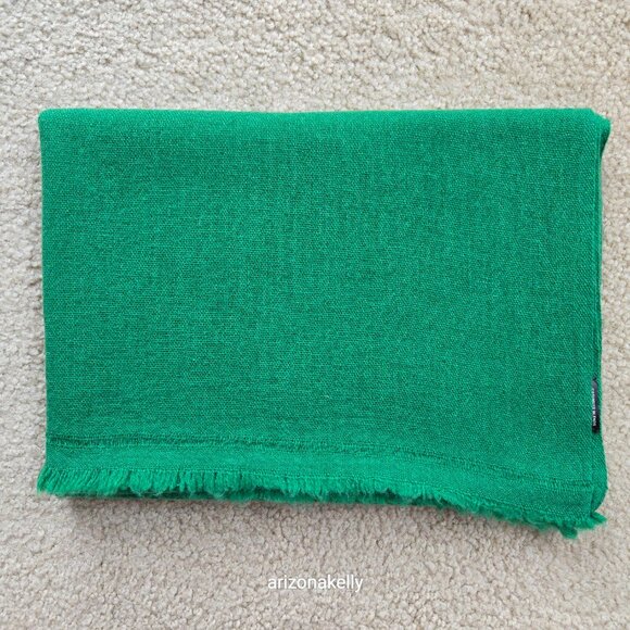 Accessories - NWOT Cashmere Woven Scarf Made In Nepal Kelly Green